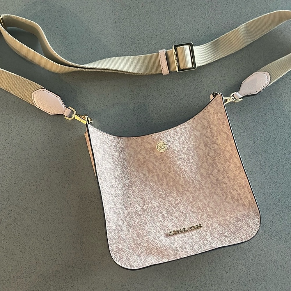 Pink Adorable sporty MK crossbody bag